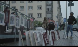 Filmstill aus "Im Kleinformat": Feras Fayyad vor Gericht © Ma.Ja.De. Filmproduktion