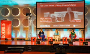 DOKVILLE 2023: Talk FRAU LEBEN FREIHEIT. Sieben Winter in Teheran (Foto: Günther Ahner/HDF)