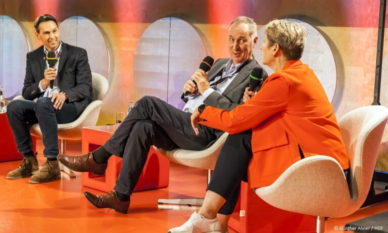 Marcus Bornheim, Erster Chefredakteur ARD-aktuell, Stephan Lamby, Regisseur und Anne Gellinek, Leiterin ZDF-Hauptredaktion Aktuelles